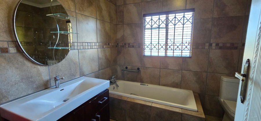 4 Bedroom Property for Sale in Bassonia Gauteng