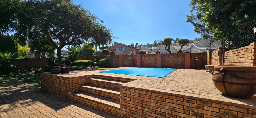 4 Bedroom Property for Sale in Bassonia Gauteng