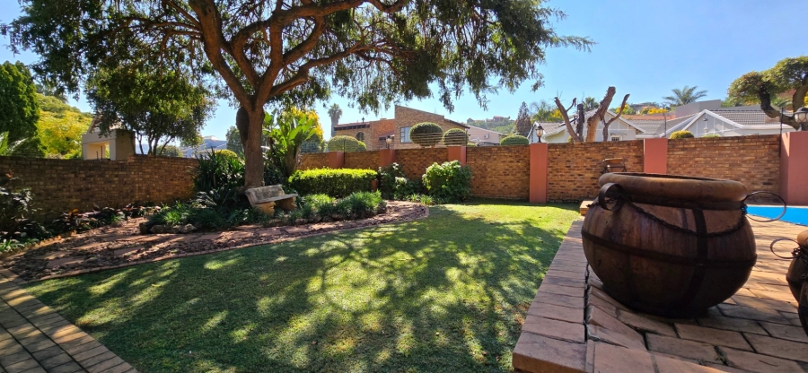 4 Bedroom Property for Sale in Bassonia Gauteng