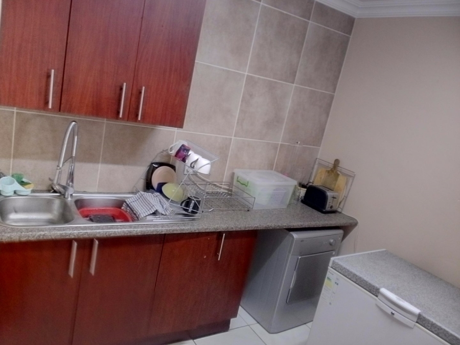 5 Bedroom Property for Sale in Rooihuiskraal North Gauteng