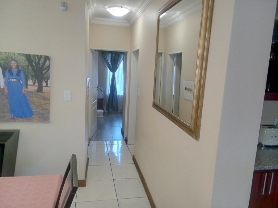 5 Bedroom Property for Sale in Rooihuiskraal North Gauteng