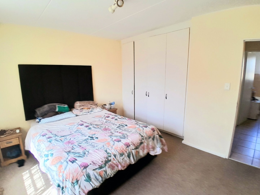 2 Bedroom Property for Sale in Vorna Valley Gauteng