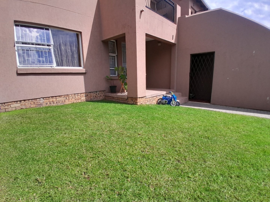 2 Bedroom Property for Sale in Vorna Valley Gauteng