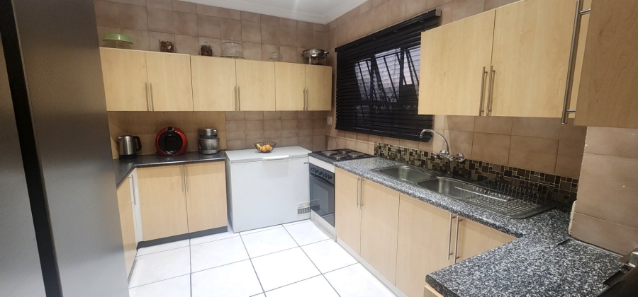 4 Bedroom Property for Sale in Laudium Gauteng