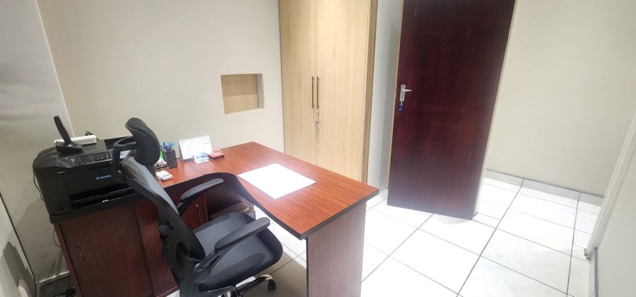 4 Bedroom Property for Sale in Laudium Gauteng