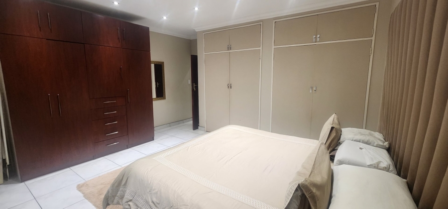 4 Bedroom Property for Sale in Laudium Gauteng