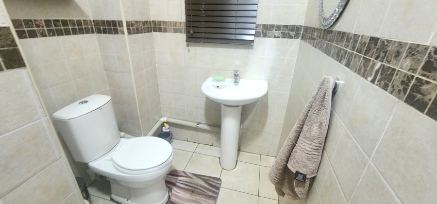 4 Bedroom Property for Sale in Laudium Gauteng