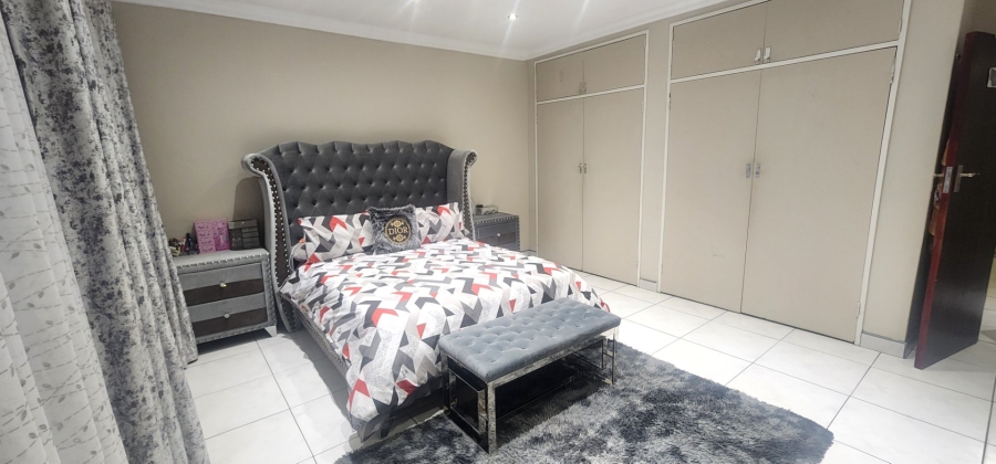 4 Bedroom Property for Sale in Laudium Gauteng
