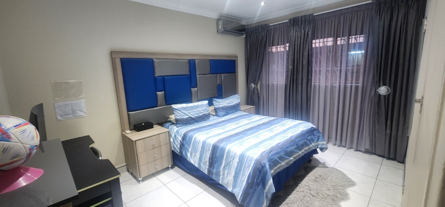 4 Bedroom Property for Sale in Laudium Gauteng
