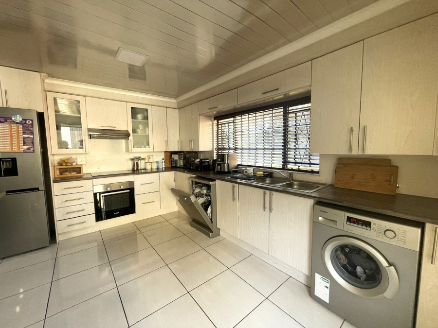 4 Bedroom Property for Sale in Proclamation Hill Gauteng
