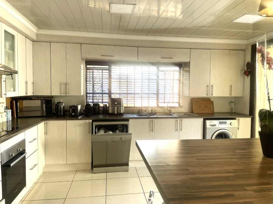 4 Bedroom Property for Sale in Proclamation Hill Gauteng