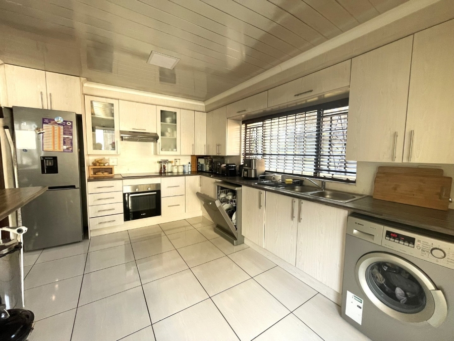 4 Bedroom Property for Sale in Proclamation Hill Gauteng