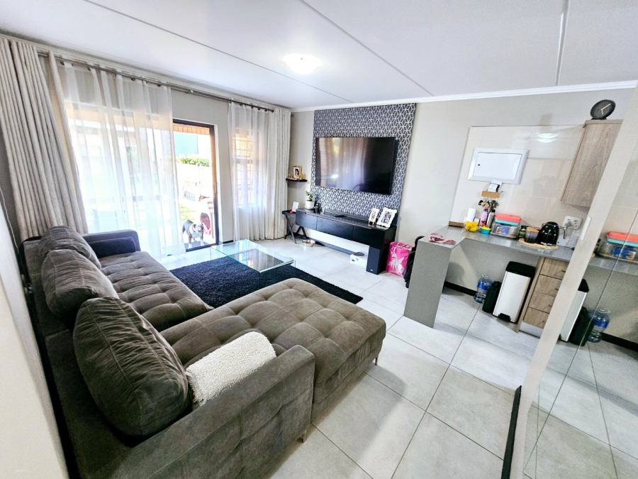 To Let 2 Bedroom Property for Rent in Amberfield Gauteng
