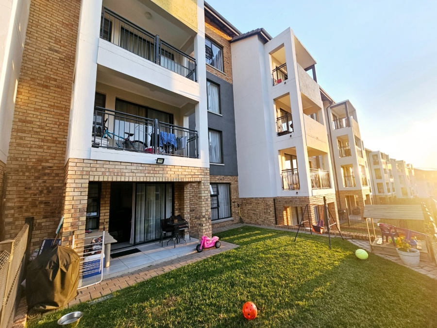 To Let 2 Bedroom Property for Rent in Amberfield Gauteng