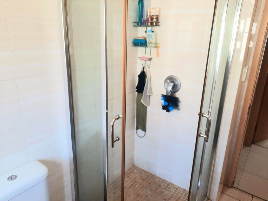 2 Bedroom Property for Sale in Noordwyk Gauteng