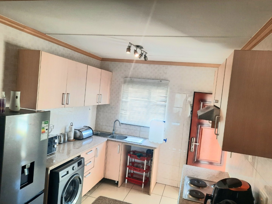 2 Bedroom Property for Sale in Noordwyk Gauteng