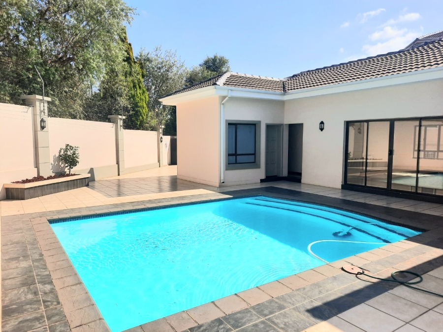 2 Bedroom Property for Sale in Noordwyk Gauteng