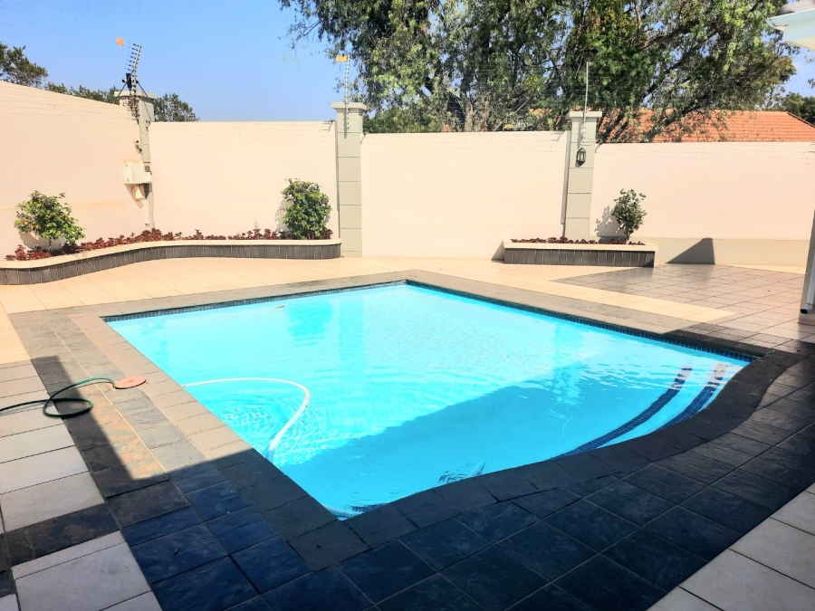 2 Bedroom Property for Sale in Noordwyk Gauteng