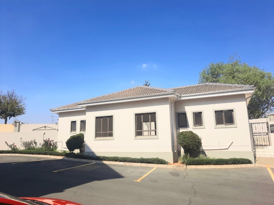 2 Bedroom Property for Sale in Noordwyk Gauteng