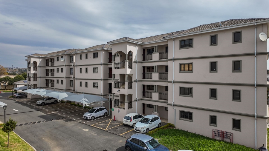 2 Bedroom Property for Sale in Noordwyk Gauteng
