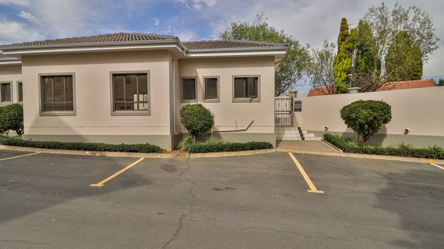 2 Bedroom Property for Sale in Noordwyk Gauteng