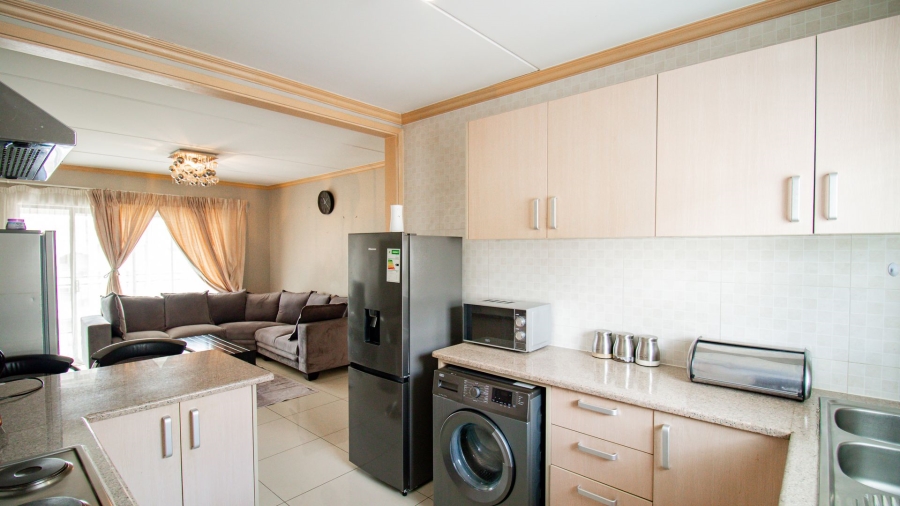 2 Bedroom Property for Sale in Noordwyk Gauteng
