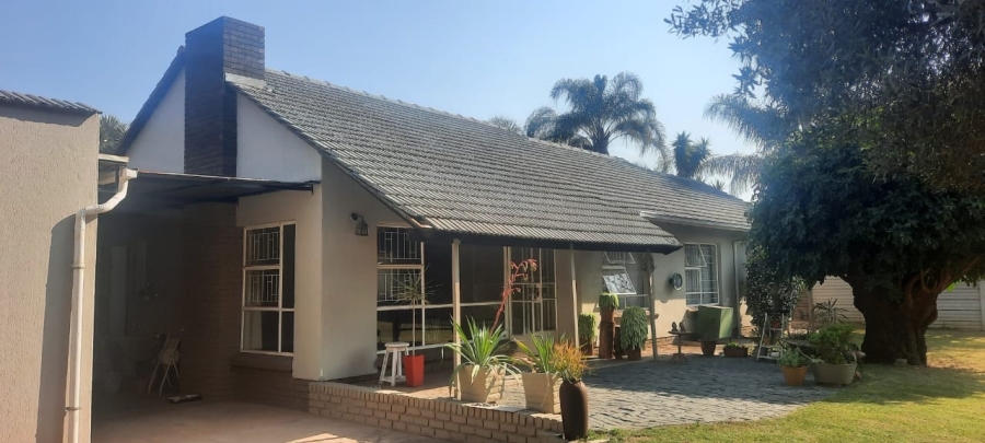2 Bedroom Property for Sale in Dorandia Gauteng