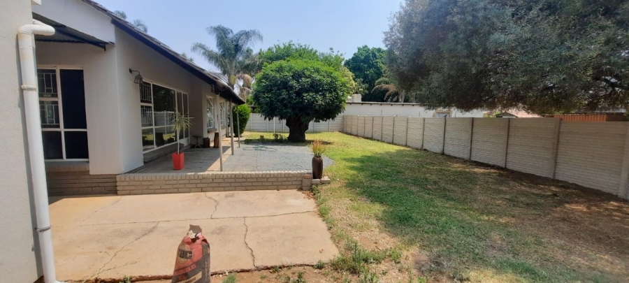2 Bedroom Property for Sale in Dorandia Gauteng