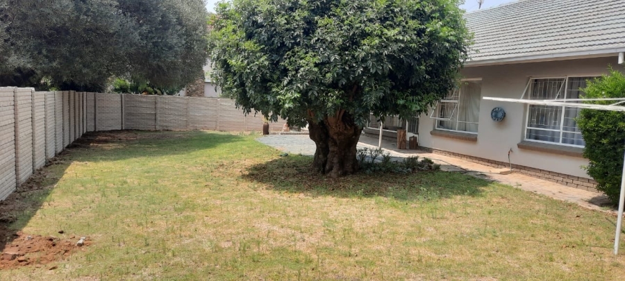 2 Bedroom Property for Sale in Dorandia Gauteng