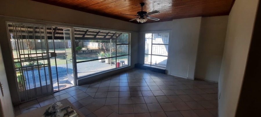 2 Bedroom Property for Sale in Dorandia Gauteng