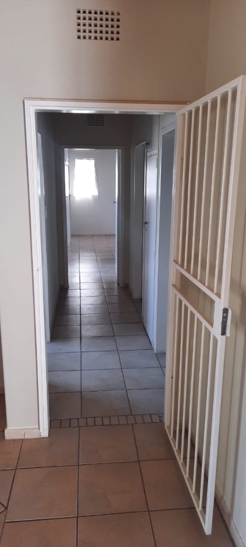 2 Bedroom Property for Sale in Dorandia Gauteng