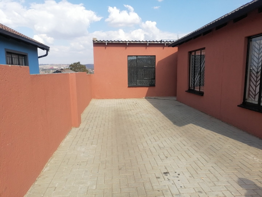 To Let 1 Bedroom Property for Rent in Elandspoort Gauteng