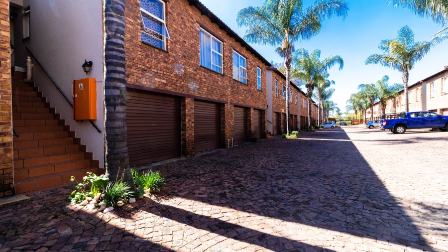 3 Bedroom Property for Sale in Glen Marais Gauteng