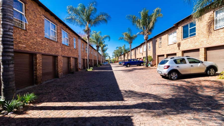 3 Bedroom Property for Sale in Glen Marais Gauteng