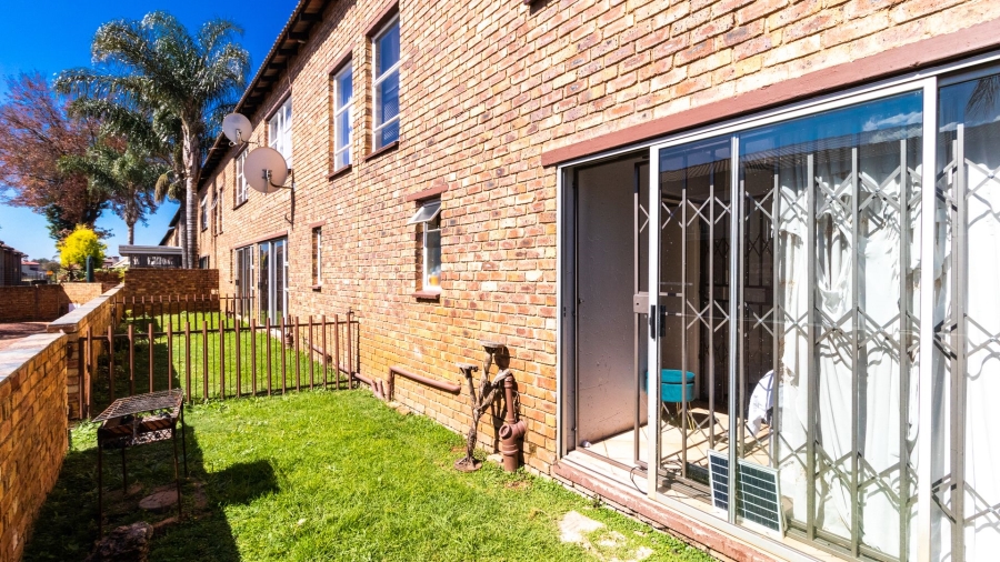 3 Bedroom Property for Sale in Glen Marais Gauteng