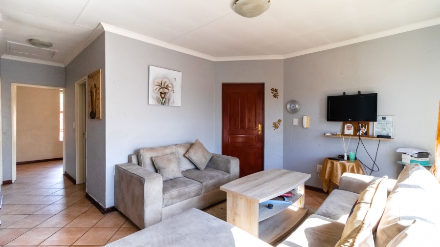 3 Bedroom Property for Sale in Glen Marais Gauteng