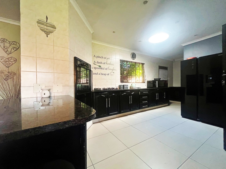 4 Bedroom Property for Sale in Wierda Park Gauteng