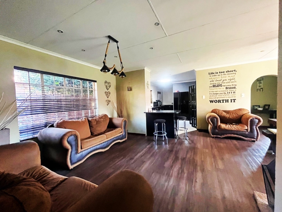 4 Bedroom Property for Sale in Wierda Park Gauteng