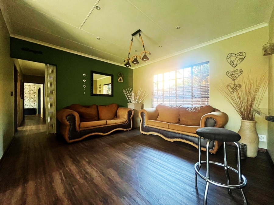 4 Bedroom Property for Sale in Wierda Park Gauteng