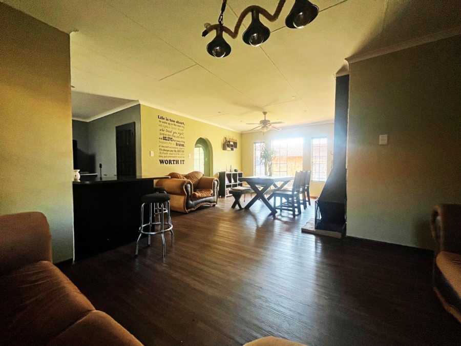 4 Bedroom Property for Sale in Wierda Park Gauteng