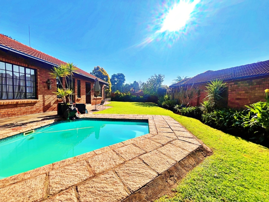 4 Bedroom Property for Sale in Wierda Park Gauteng