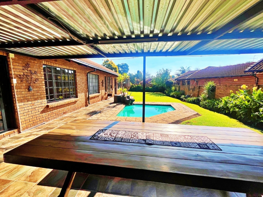 4 Bedroom Property for Sale in Wierda Park Gauteng