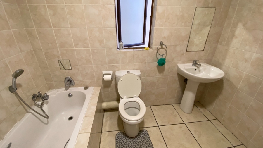 To Let 2 Bedroom Property for Rent in Fourways Gauteng
