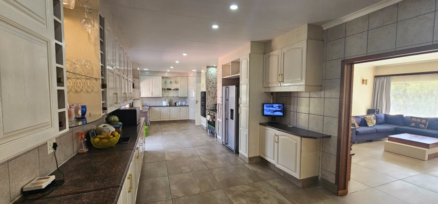 5 Bedroom Property for Sale in Three Rivers Gauteng