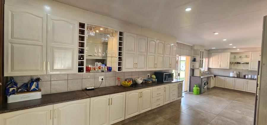 5 Bedroom Property for Sale in Three Rivers Gauteng