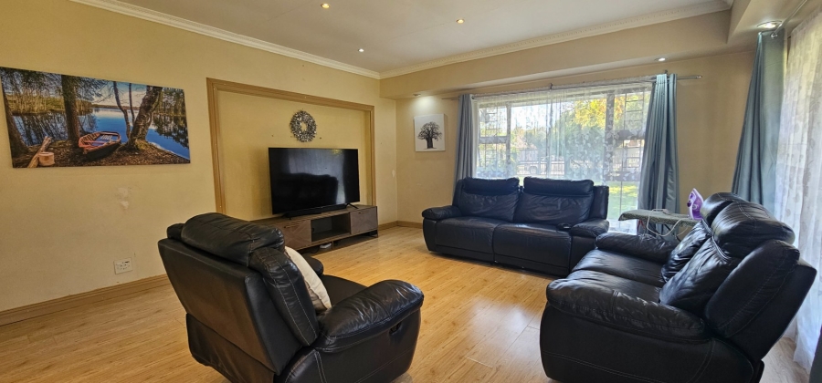 5 Bedroom Property for Sale in Three Rivers Gauteng