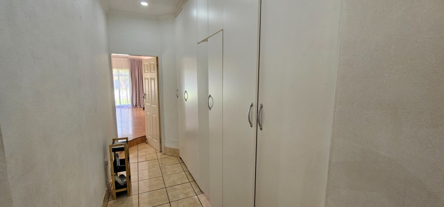 5 Bedroom Property for Sale in Three Rivers Gauteng