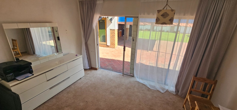 5 Bedroom Property for Sale in Three Rivers Gauteng