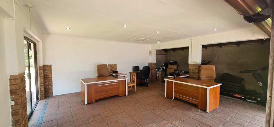 5 Bedroom Property for Sale in Three Rivers Gauteng