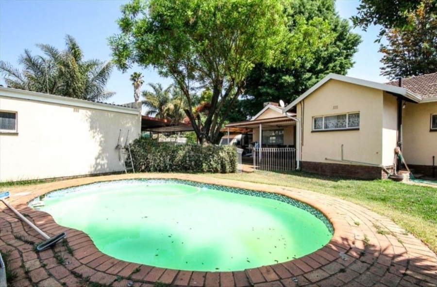 4 Bedroom Property for Sale in Birchleigh Gauteng